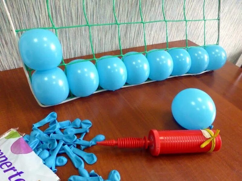 Где делают шарики. Гирлянда из воздушных шаров. Гирлянда из надувных шаров. Гирлянда из надувных шаром. Гирлянда из шаров на ленте.