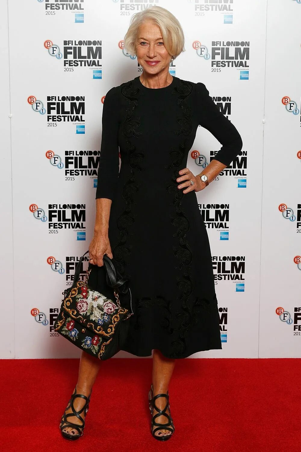 одежда для женщин элегантного возраста. платье для женщины 50 лет. строгие платья для женщин 50 лет. черное нарядное платье для женщины. черное платье для женщины 60.