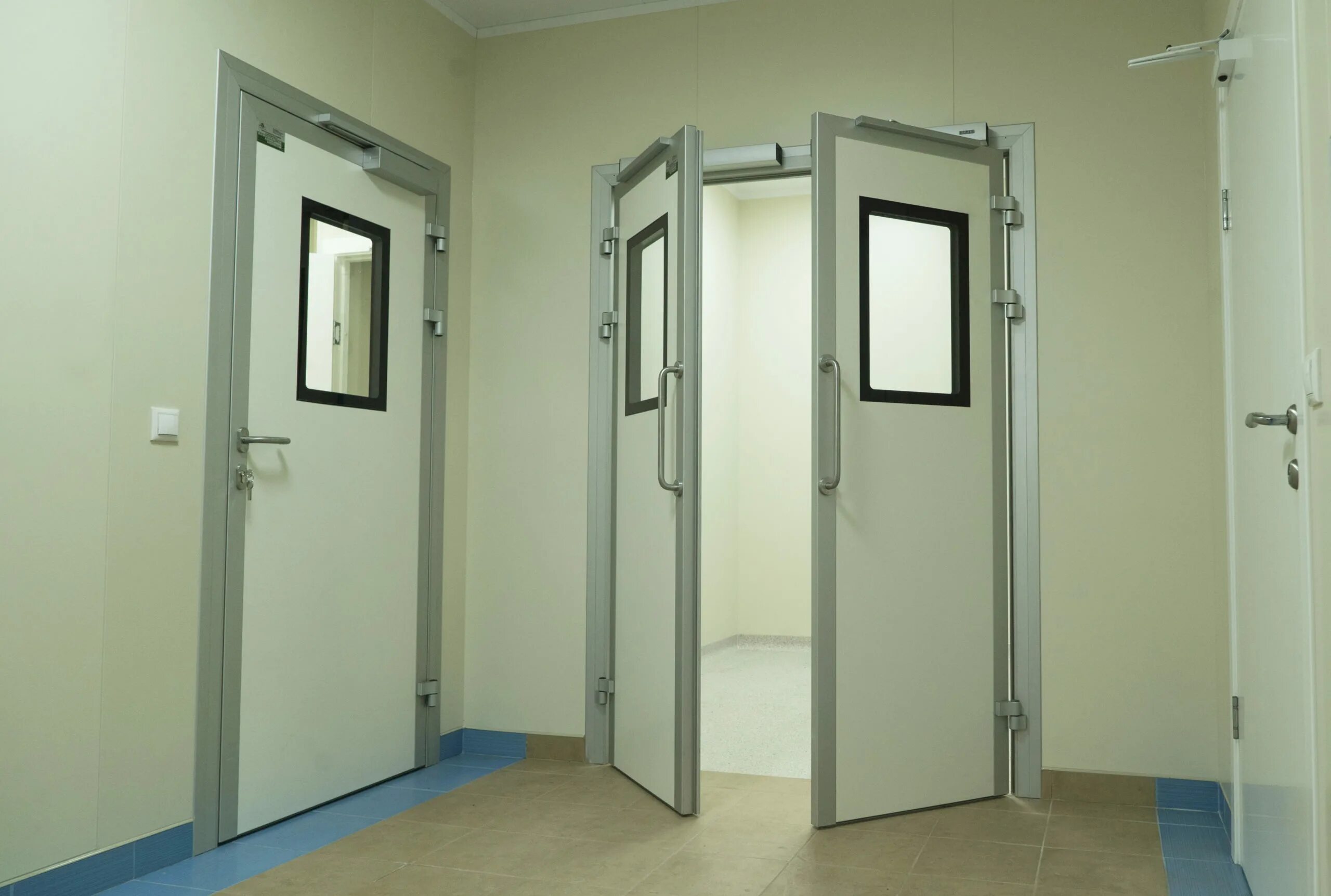 Слайдерные двери для чистых помещений. Медицинские двери rw42db. Двери для чистых помещений Флакт Гроуп. Автоматические двери для чистых помещений. Двери для медицинских учреждений
