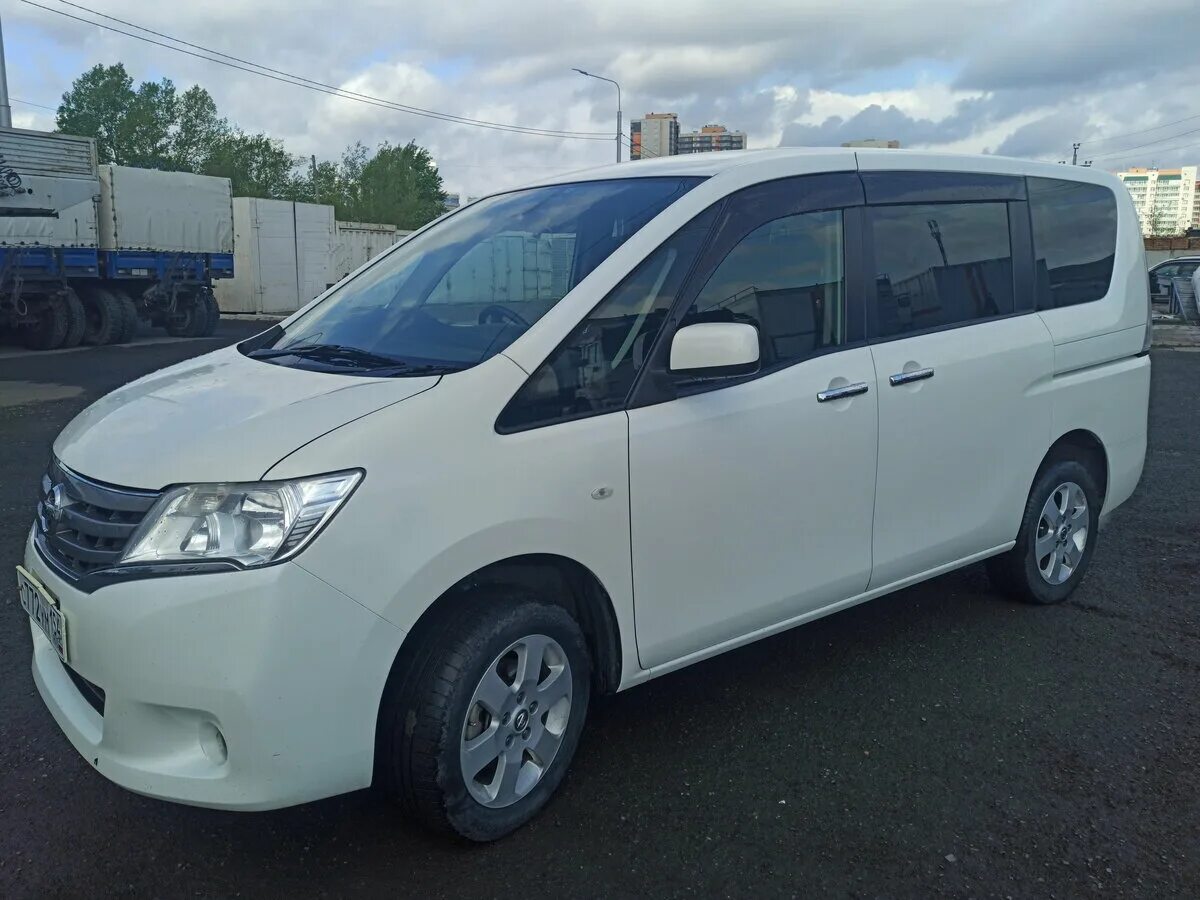 Купить ниссан серена во владивостоке. Белый Nissan Serena c26. Nissan Serena IV (c26) 2010 - н.в.. Nissan Serena Hybrid c26. Nissan Serena 4 c26 2010-2016.