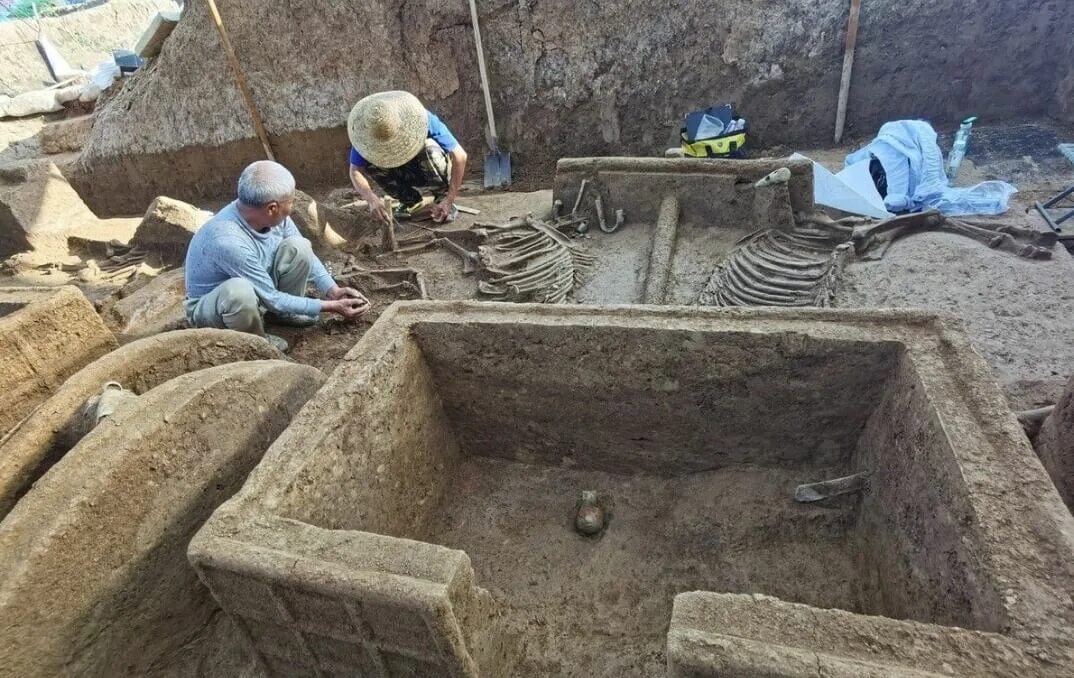 Раскопки китайских гробниц. Раскопки захоронения в Китае.