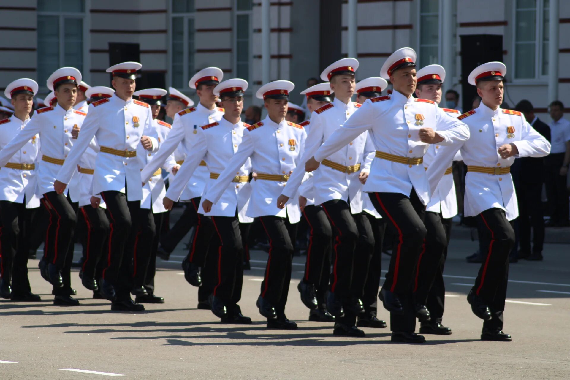 Выпускники тульского Суворовского военного училища. Суворовское военное училище выпускники суворовских военных училищ. Погоны тульского Суворовского военного училища. Выпускной в Суворовском училище. Выдающиеся выпускники суворовского училища