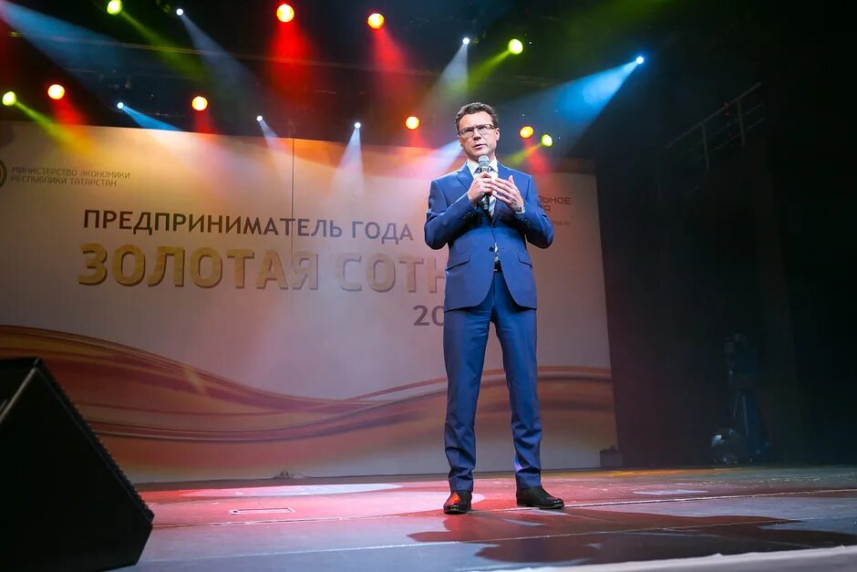 Олег тинькофф обложка forbes. Михаил прохоров с племянницей. Алексей евгеньевич репик российский общественный деятель. Бизнесмен года 2014. Бизнесмен года 2014.