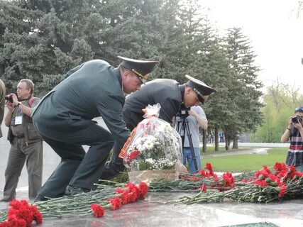 Открытие памятника воинам