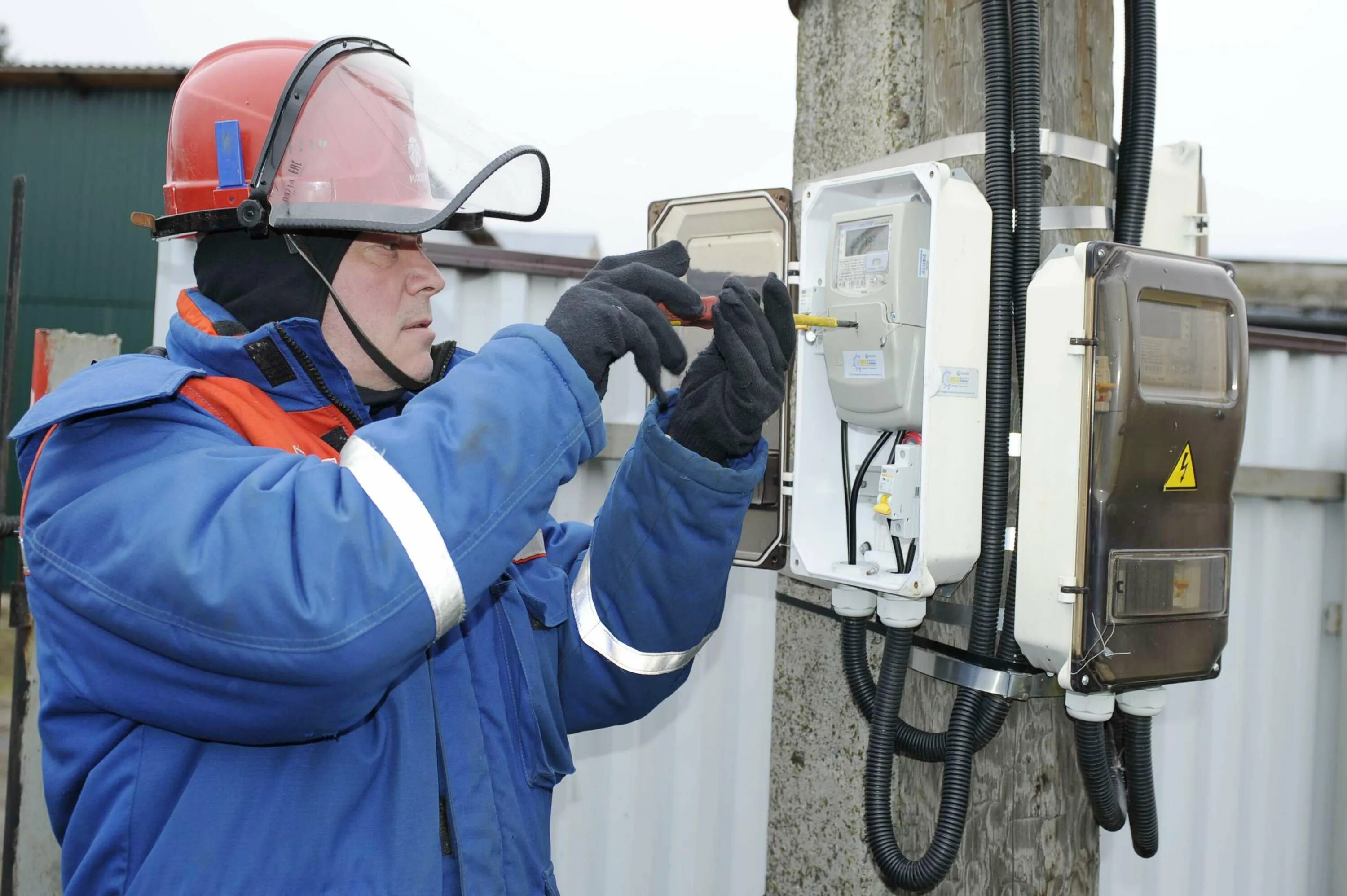 завод зэто в великих луках. пао тулэнерго. пао россети центр и приволжье. филиал пао россети центр и приволжье тулэнерго. электрические сети.