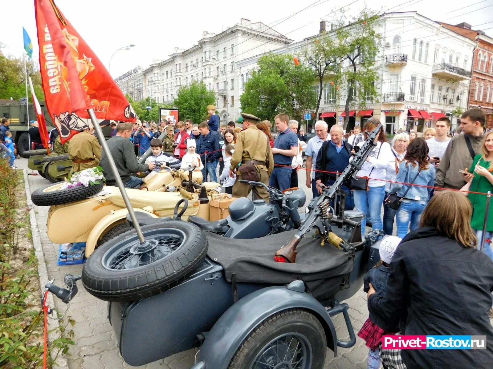 1 мая отменили. Интересные мероприятия на день Победы. День Победы Ростов. Выставка к 9 мая. День Победы Бессмертный полк.