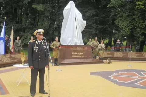 Открытие памятника воинам