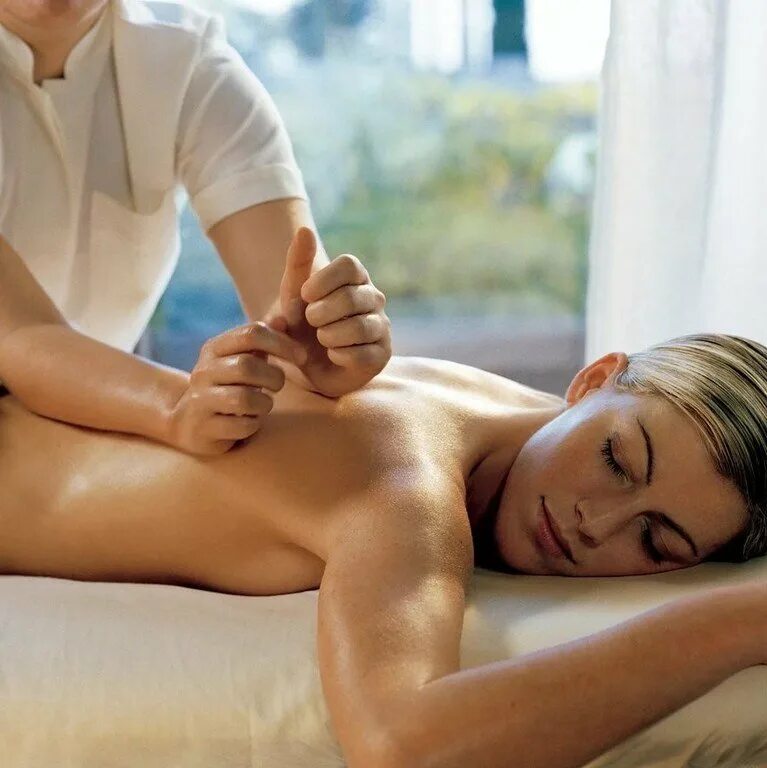 V massage. Массаж. Массаж тела. Ручной массаж. Лечебный массаж спины.