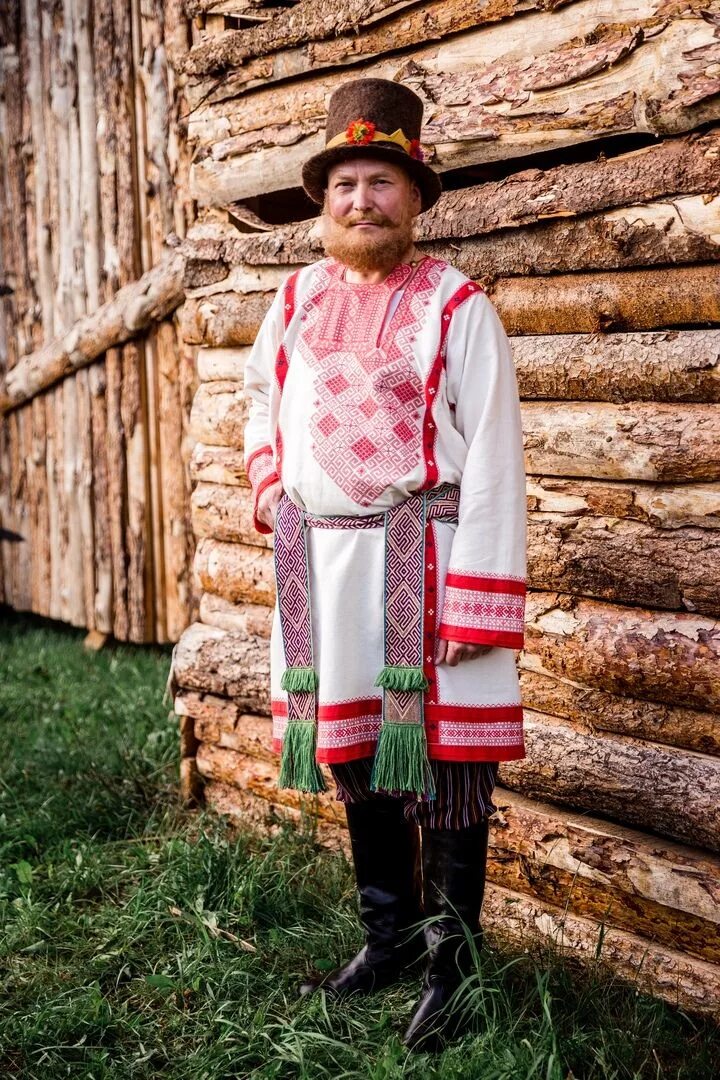 Фото национальный костюм мужской. Костюмы русских старообрядцев Алтая. Традиционная одежда старообрядцев семейских в Забайкалье. Национальный костюм семейских Забайкалья мужской. Мужской костюм семейских Забайкалья.