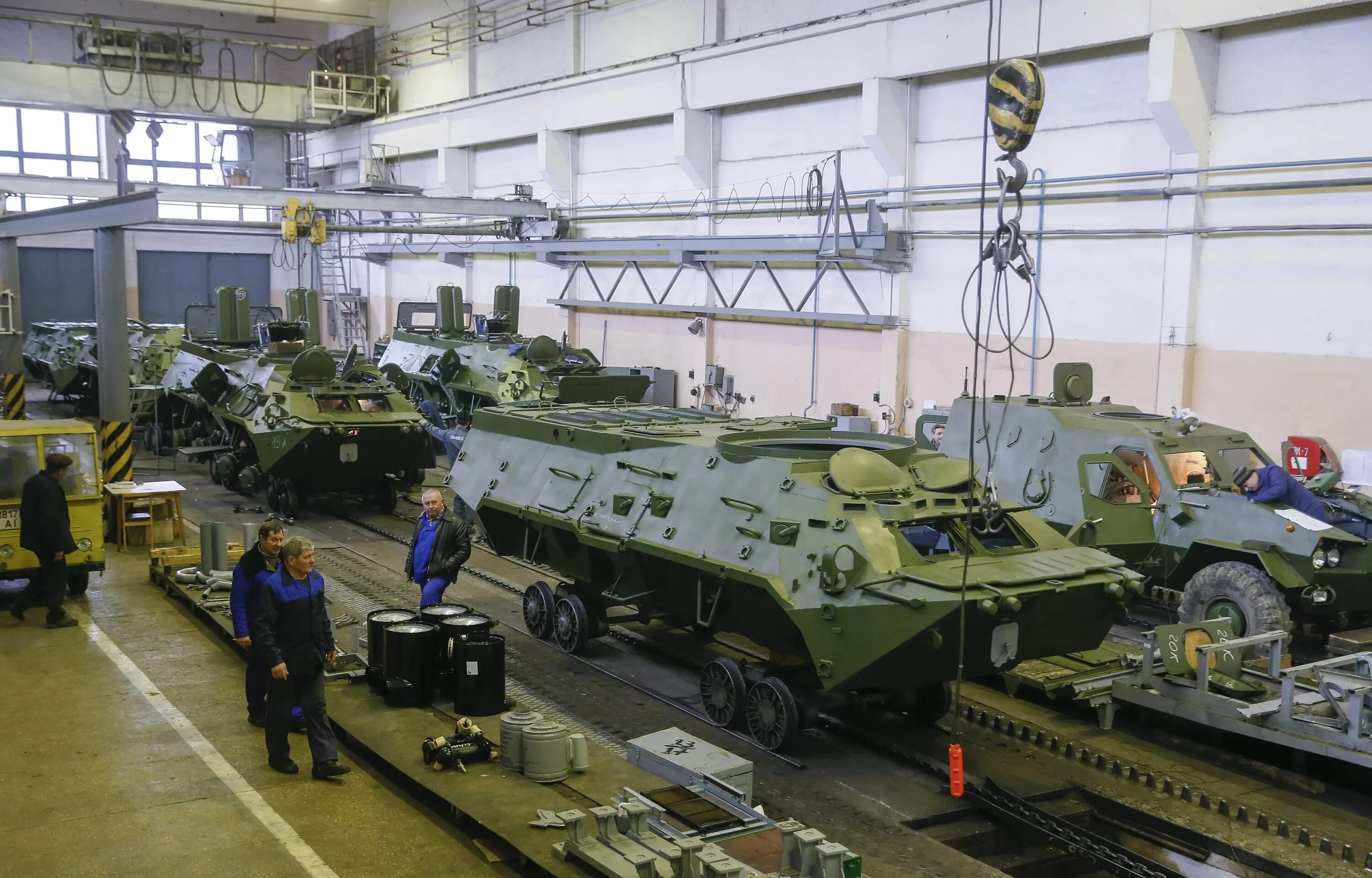 Армейский завод. Тульский оборонный завод. Военный завод. Военная промышленность. Оборонно-промышленный комплекс.