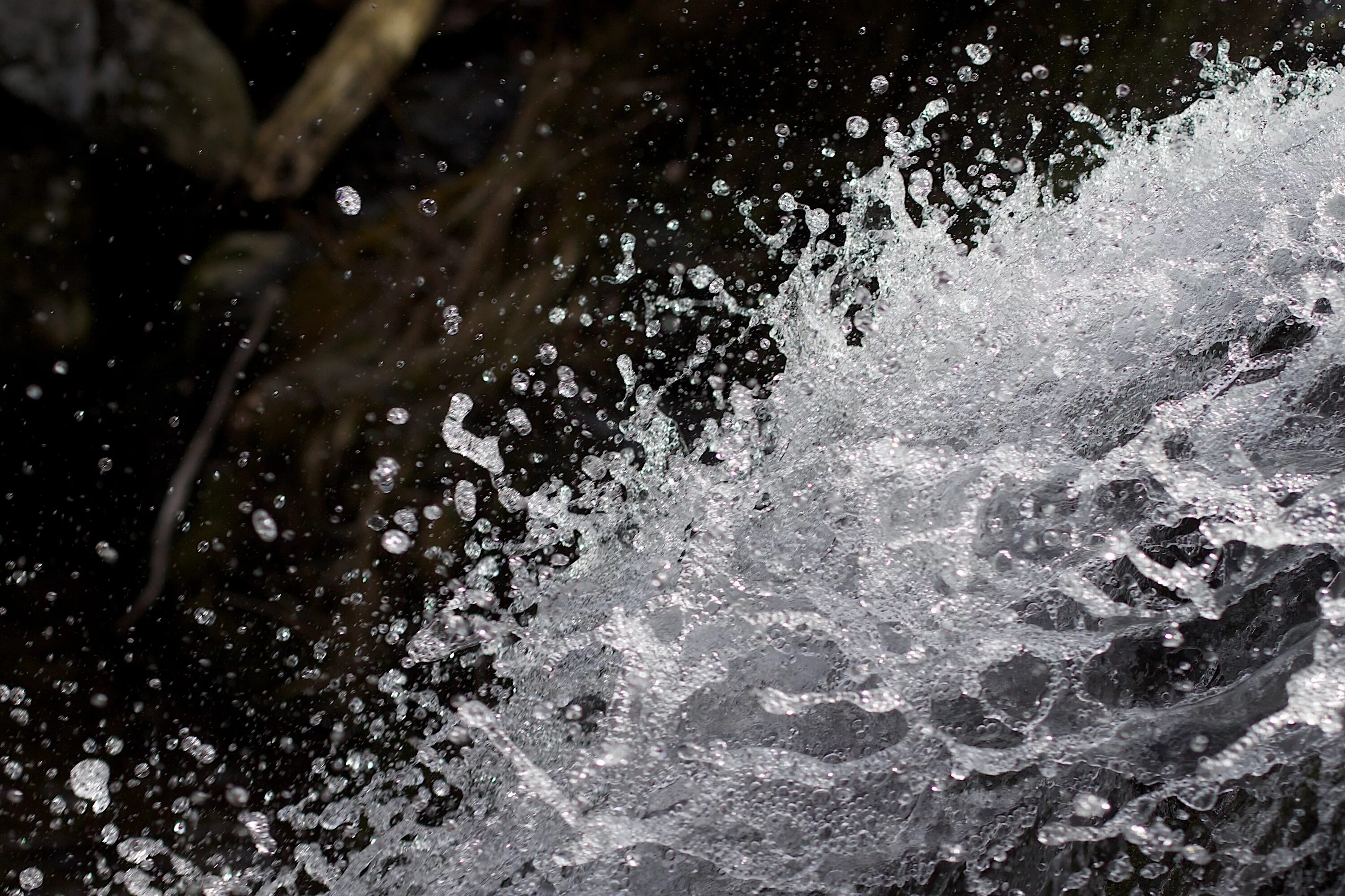 Новое видео вода. Брызги воды. Снежные брызги. Вода в замедленной съемке. Вода из снега.