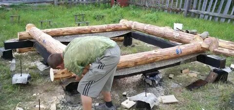 Фундамент из бревна