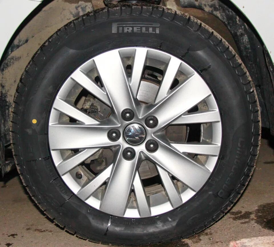 Резина лето на поло. 195/60 R15 Polo. Резина r 15 195/60 на поло седан. Фольксваген поло 195 60 15. Фольксваген поло седан шины r15 195 65.