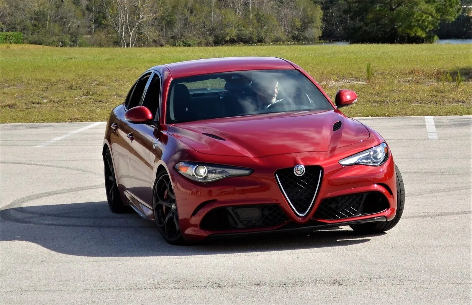 Альфа без ромео. Alfa Romeo Giulia купе. Alfa Romeo Giulia черная.