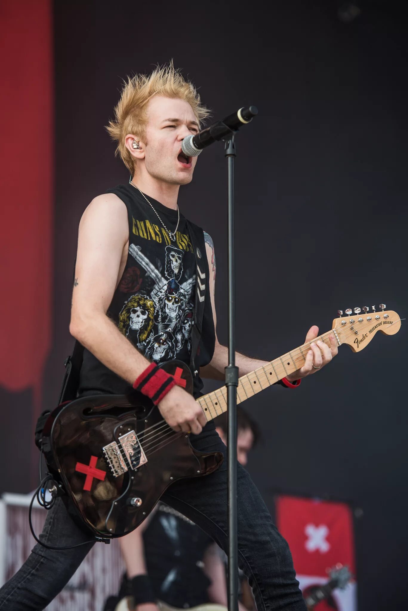 Дерик уибли. Sum 41 вокалист. группа sum 41 дерик уибли. вокалист sum 41 сейчас.