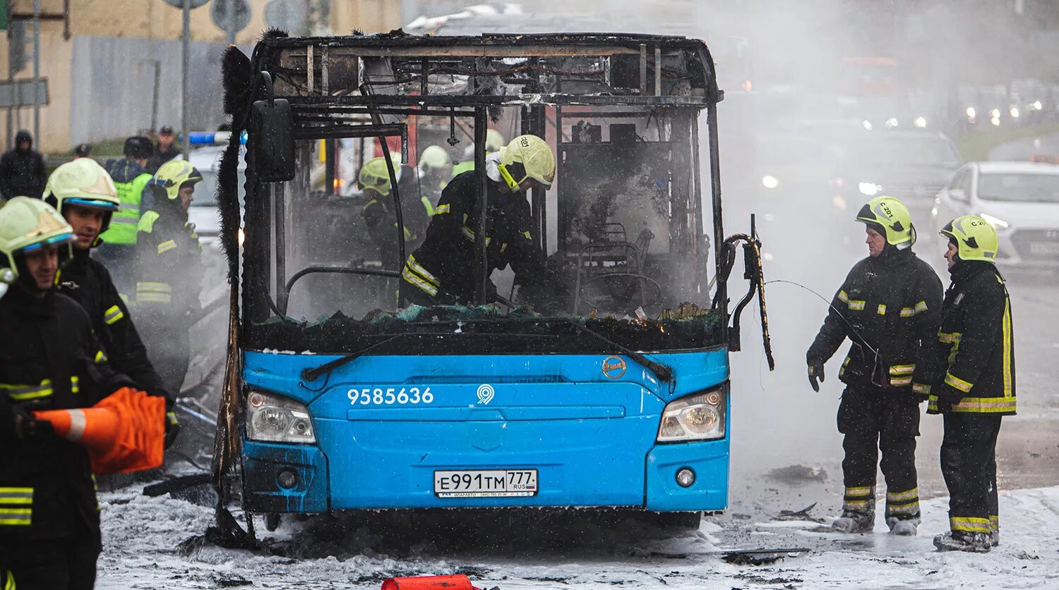 В Москве загорелся автобус. Автобус сгорел электробус.