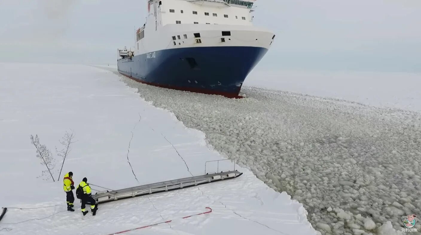 Судно видео. Ледокол. Арктика корабль. Повреждение судна во льдах. Полярные станции в Арктике.