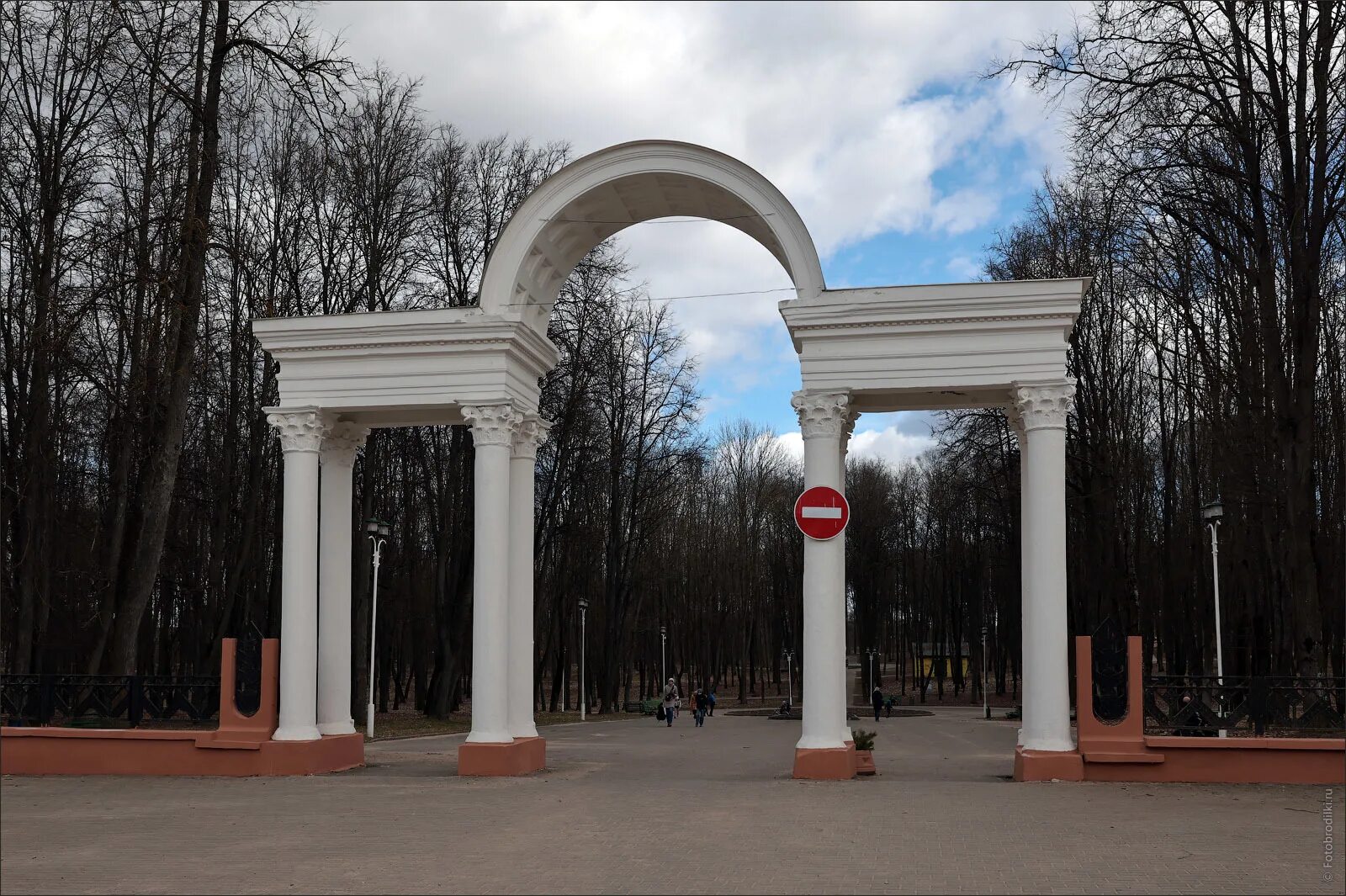 Молодечно сегодня. Центральный парк в молодечно. памятник природы в молодечно. видео город молодечно беларусь. молодечно фото города 2025.