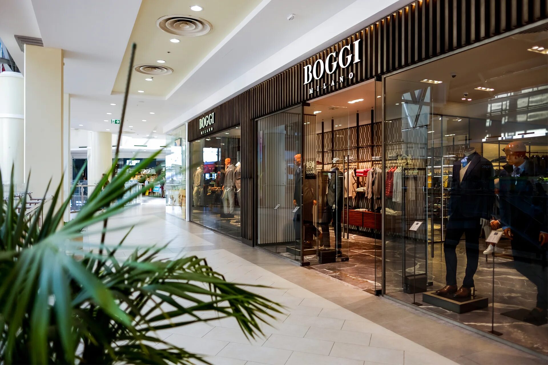 Атриум спорт. Boggi Milano Атриум. Атриум, Москва, улица Земляной вал, 33. Boggi Milano магазины. Сумка Boggi Milano.