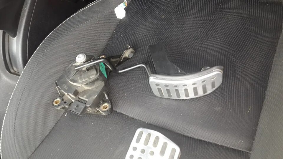 Датчик педали ниссан альмера классик. Датчик педали ниссан альмера классик