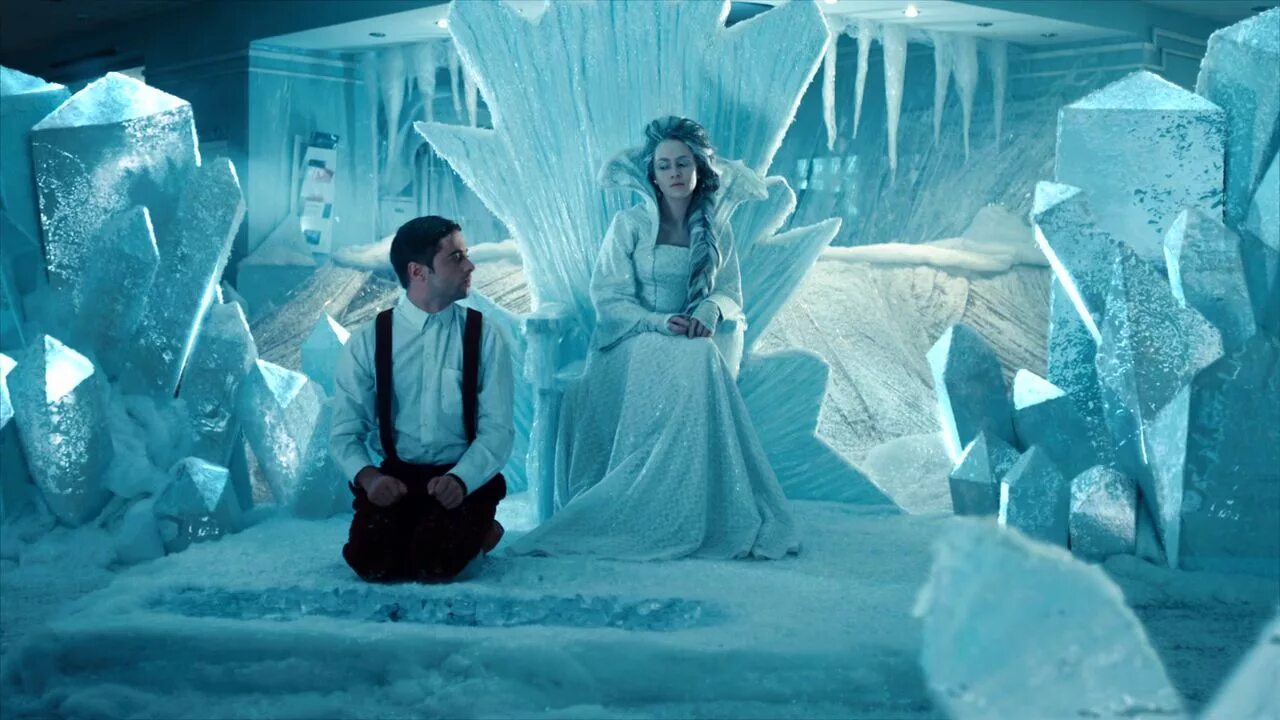 Ледяной трон снежной королевы. Ледяные декорации.