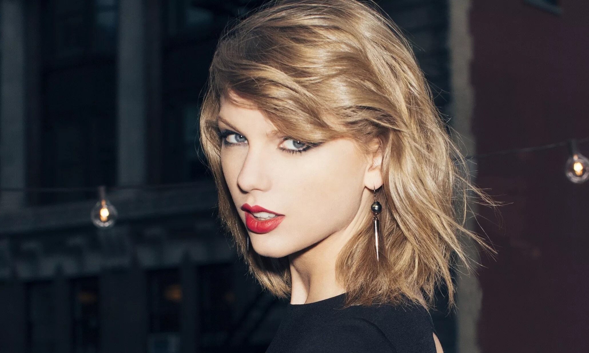 Taylor swift ft. Тейлор свифт. taylor swift тейлор свифт. тейлор свифт фотосессии. тейлор свифт 2025.