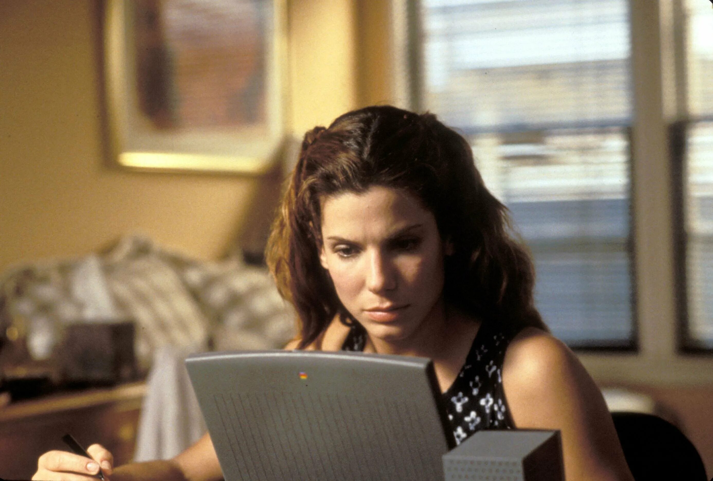 Сандра баллок сеть 1995. Into the net. Сандра буллок сеть. Фильм сеть с сандрой баллок. Сандра буллок сеть.