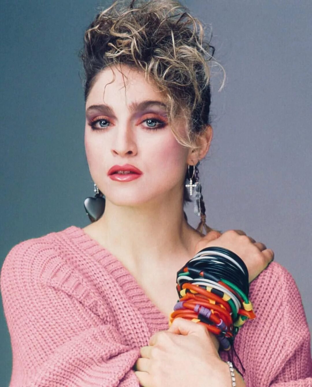 Аксессуар 90 годов. Madonna 1980s. Мадонна в 90 макияж. Макияж 80 Мадонна. Мадонна певица 1980 стиль.