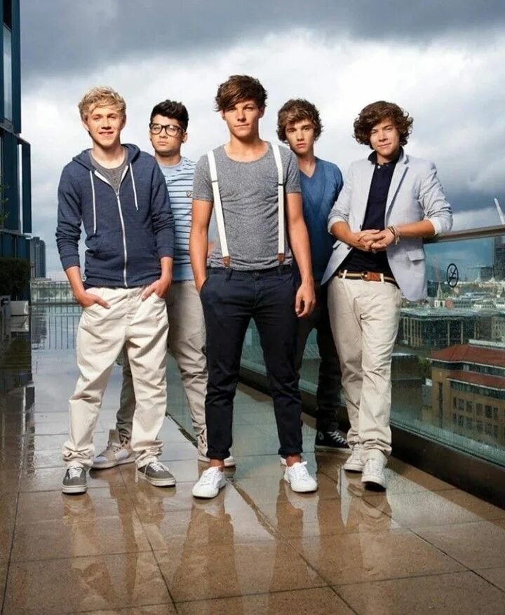 Много мальчиков смотрело на твое. One Direction. Группа one Direction. One Direction 2011. One Direction 2010.