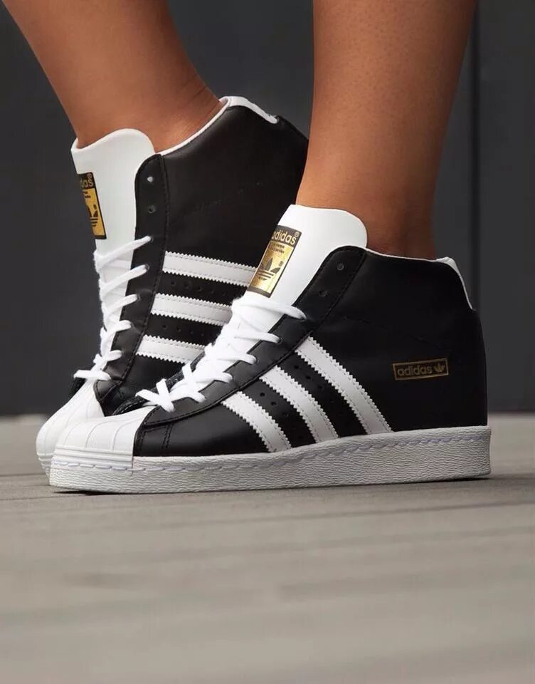 Adidas adidas Superstar Shoes. Высокие кеды adidas Superstar. Adidas кеды Superstar. Кроссовки adidas Superstar женские. Кроссовки адидас мода