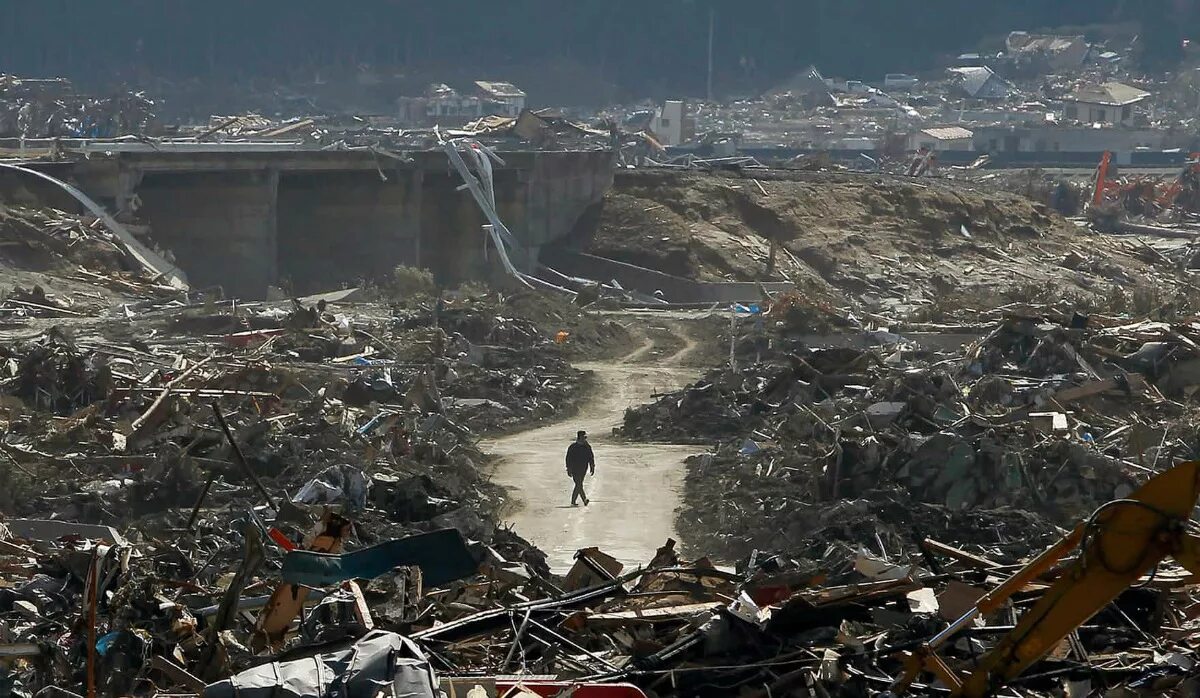 В мире происходят катаклизмы. ЦУНАМИ В Японии в 2011. Катастрофа в Японии 2011. Фукусима землетрясение и ЦУНАМИ. Землетрясение в Японии 2011.