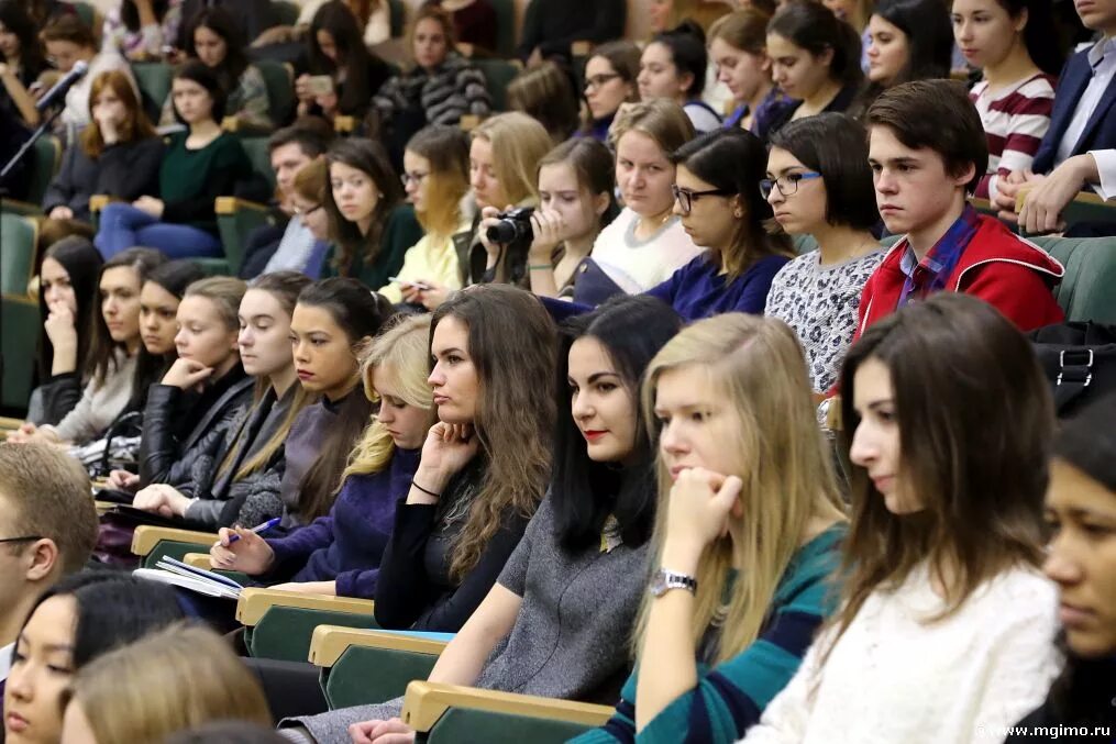 Студенты экономического факультета. МГИМО И МГУ. Образование МГИМО. Вузы в Москве МГИМО. Студенты МГИМО.