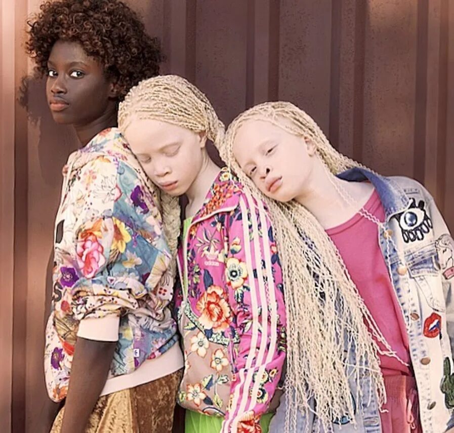 цвет бенеттон. друг непохожий на других книга. люди не похожие на людей. не похожий на остальных. друг, непохожий на других.