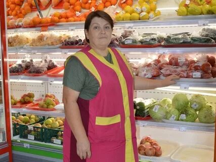 Заведующая магазином