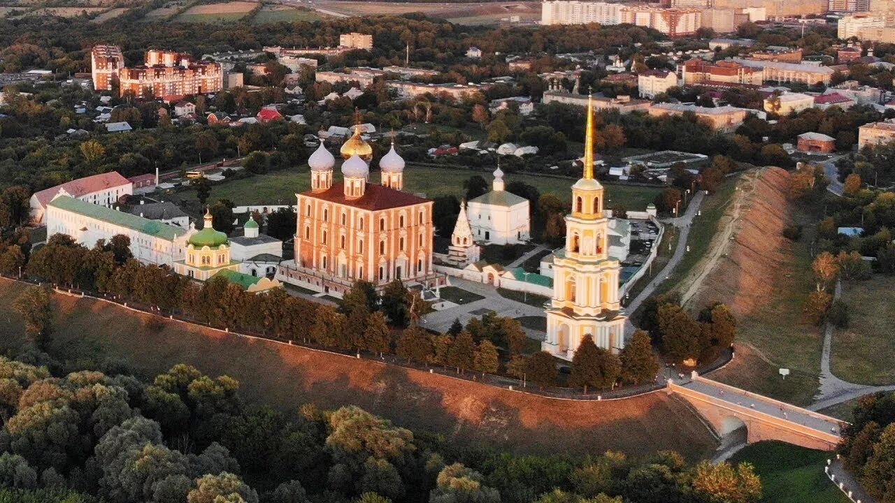 Ковид в рязани. Рязань музей-заповедник Рязанский Кремль. Соборная площадь Рязань Кремль Рязанский. Кремлевский вал Рязань. Музей в Кремле Рязань.