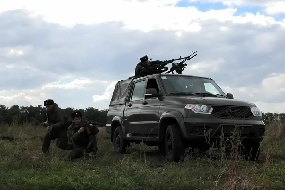 Пикап барс военный. УАЗ Патриот тачанка. УАЗ Патриот с пулеметом корд. УАЗ Патриот Барс. Армейский резерв Барс 2022.