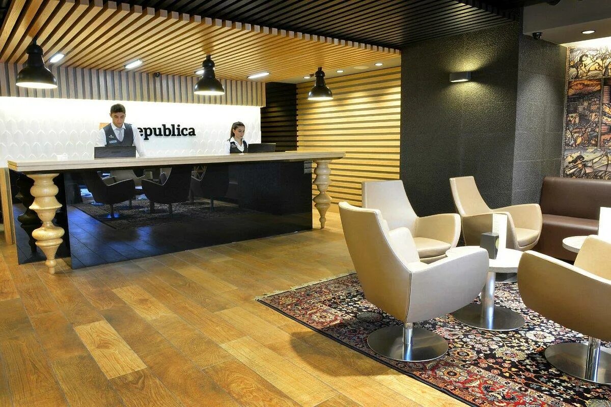 Отель 4 ереван. Republica Hotel 4*. Republica Hotel Yerevan. Бурбон бутик отель Ереван. Элит Плаза Ереван.