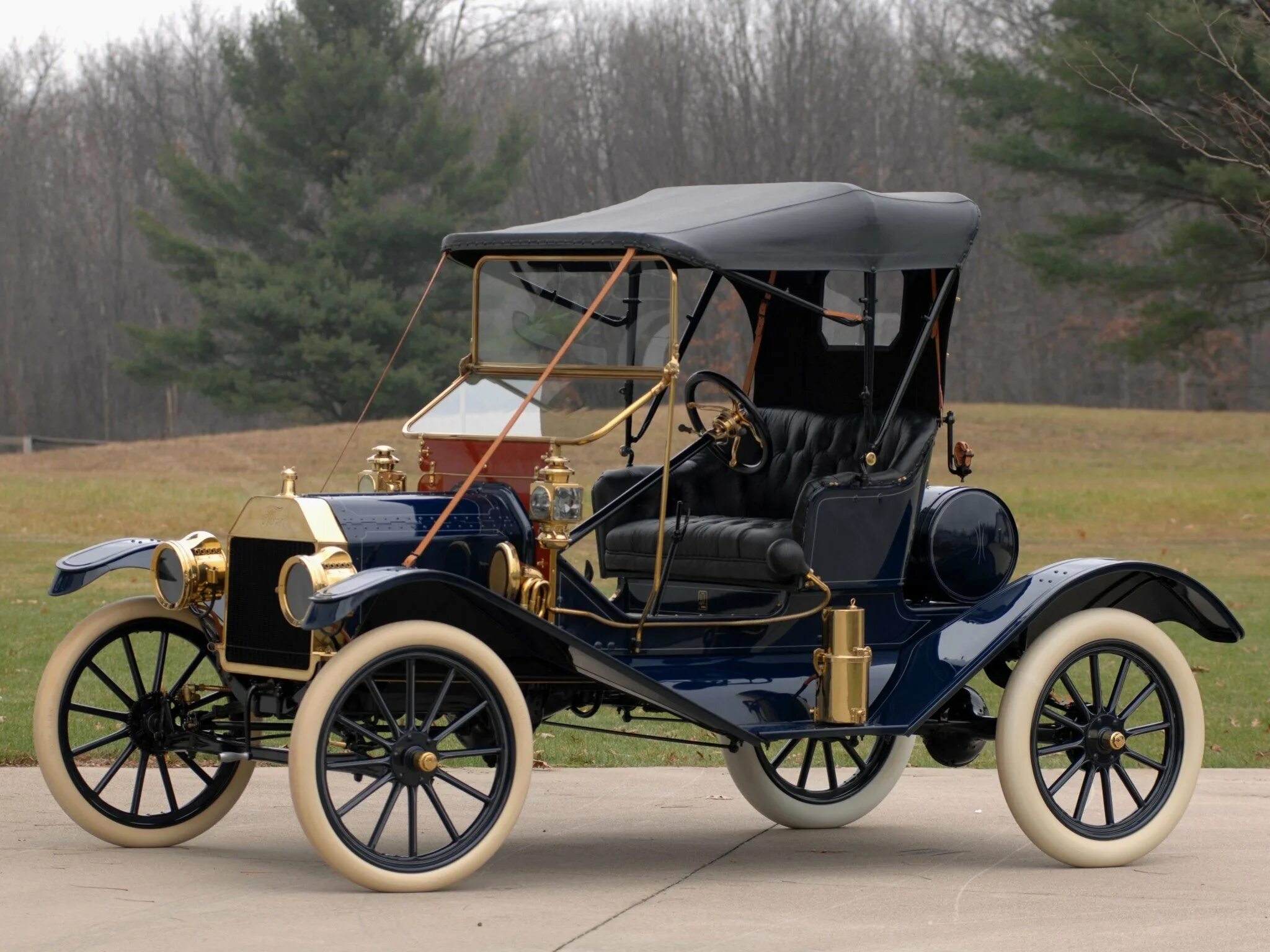Первые автомобили форд. Ford model t 1911. Форд т Roadster 1910. Ford model 1.