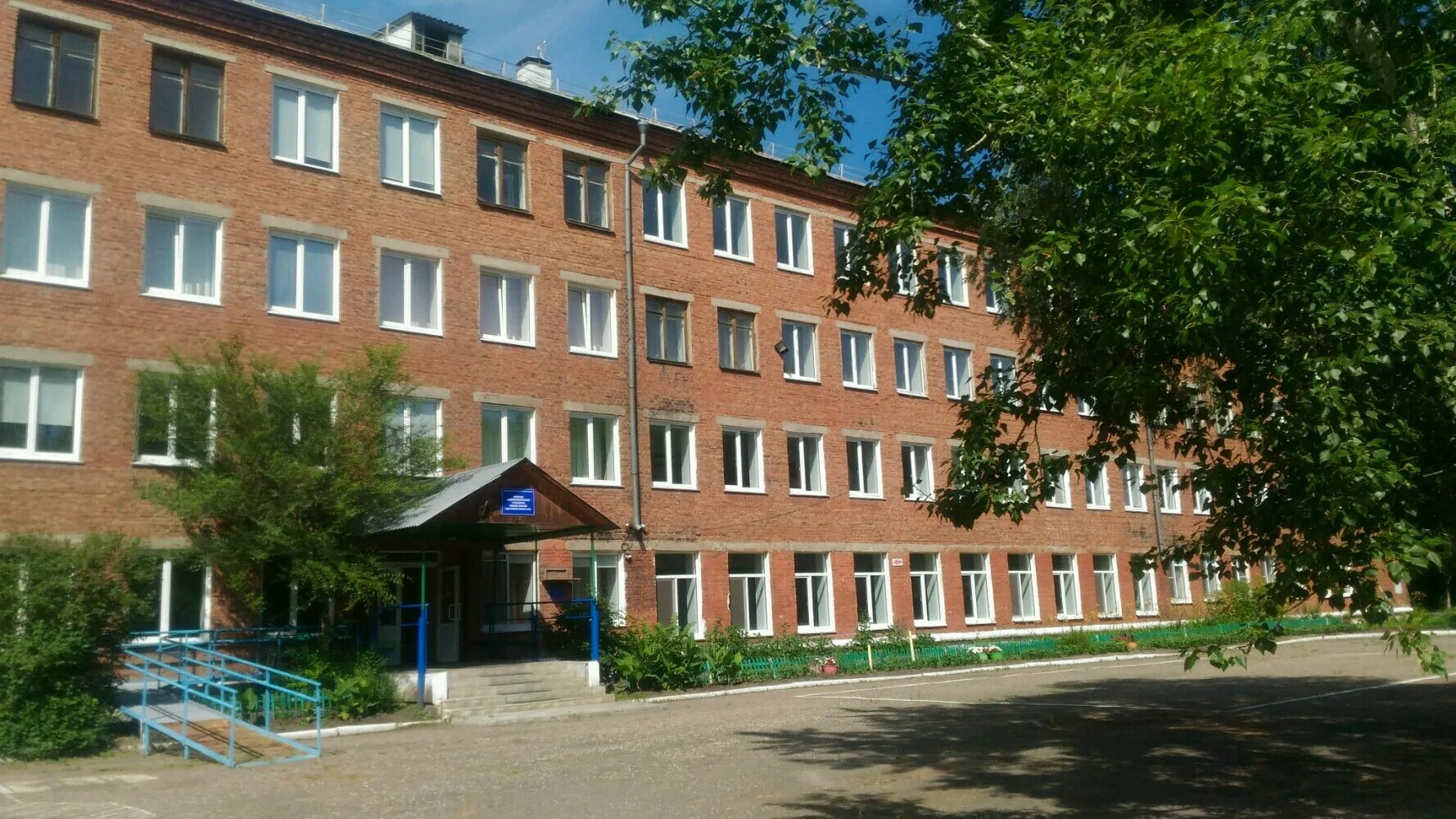 год постройки школы 33 омска. моцро 117 омск. общеобразовательные учреждения омска. общеобразовательные учреждения омска. школа 65 омск фото.