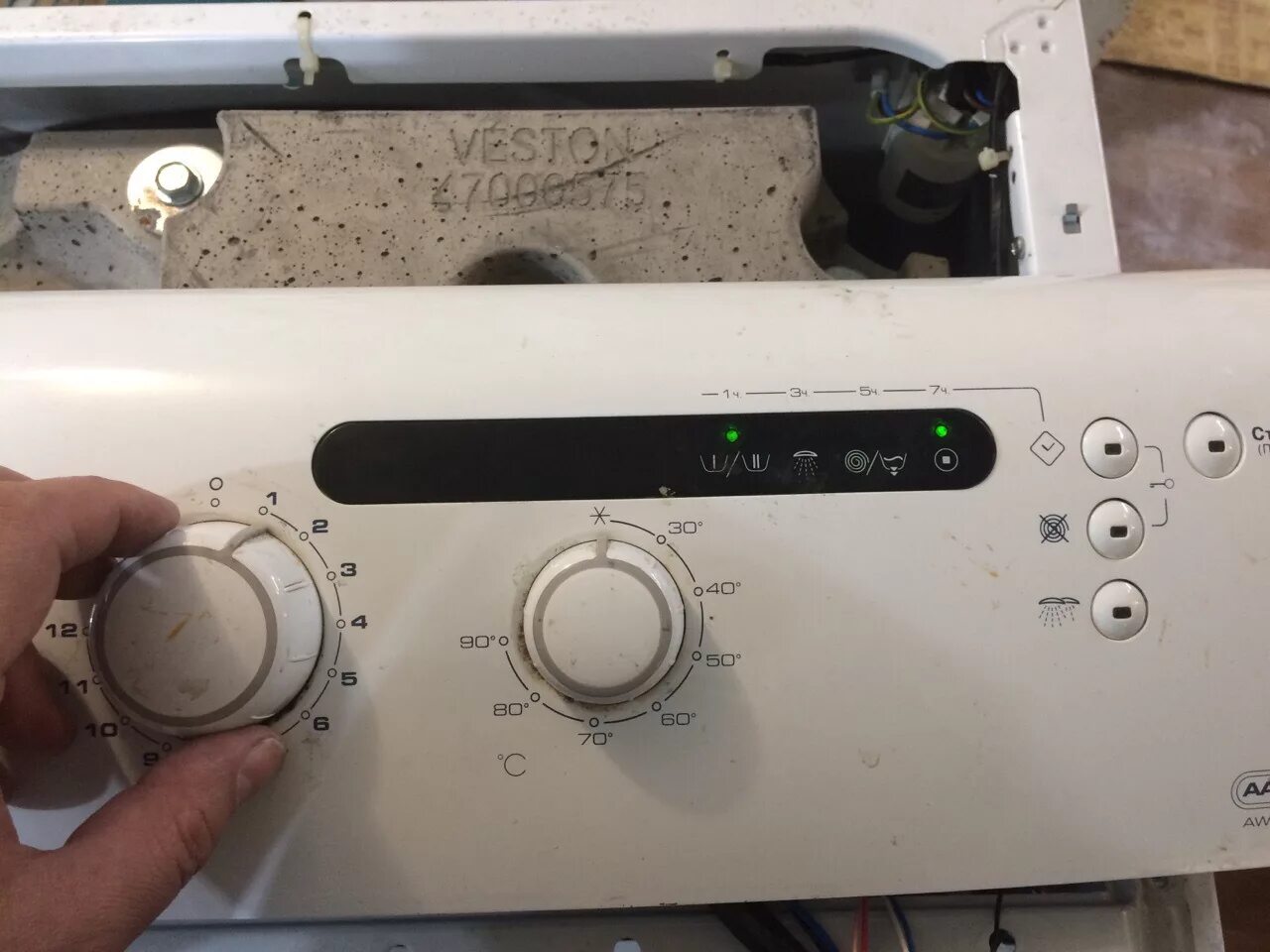 Неисправность вирпул. Whirlpool AWG 528. Стиральная машина Whirlpool AWG 528. Стиральная машина Whirlpool AWG 330. Стиральная машина Вирпул AWG 263 коды ошибок.