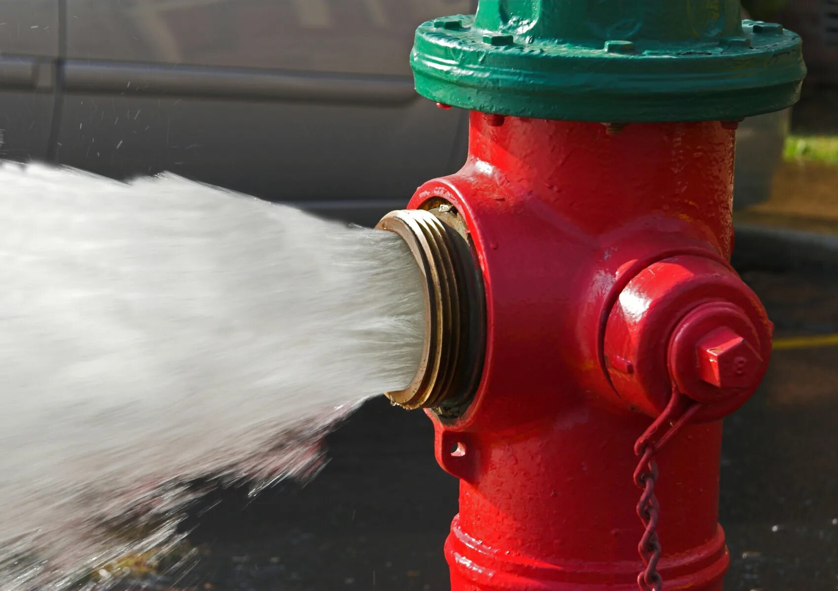 Пожарный водопровод гидрант кран пожарный. Кран для пожарного гидранта. Вода для пожаротушения. Тушение пожара водой.
