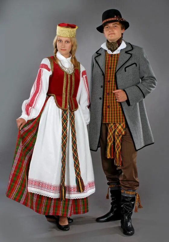 Этнический эстонец. Национальный костюм Литвы национальный костюм Литвы. Национальный костюм литовцев. Национальный сюртук Эстонии. Народы Прибалтики: латыши, литовцы, эстонцы:.
