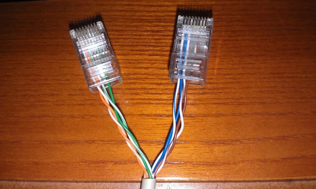 Как можно использовать 2 компьютера. Обжать кабель RJ-45 ПК-роутер. Один кабель на две розетки RJ 45. Соединить 2 провода витой пары. Двойная розетка RJ-45 один кабель.