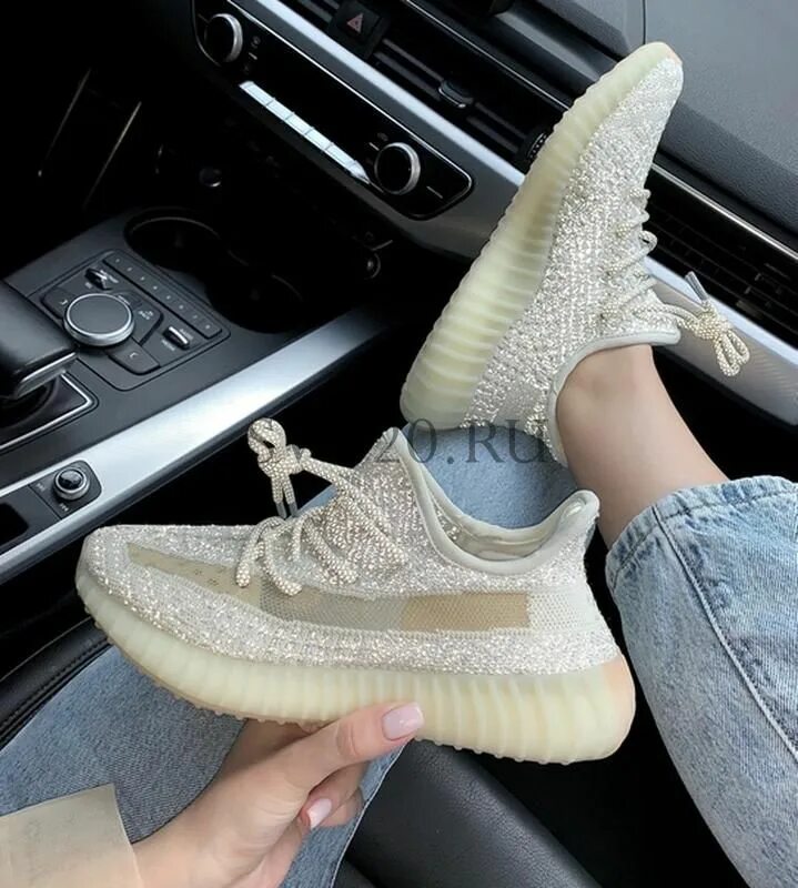 Кроссовки изи оригинал. Adidas Yeezy 350. Adidas Yeezy Boost 350. Adidas Yeezy 350 v2. Adidas Yeezy 350 женские.