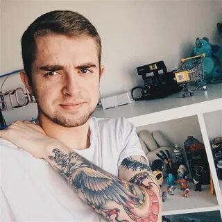 Площадка блоггер биография