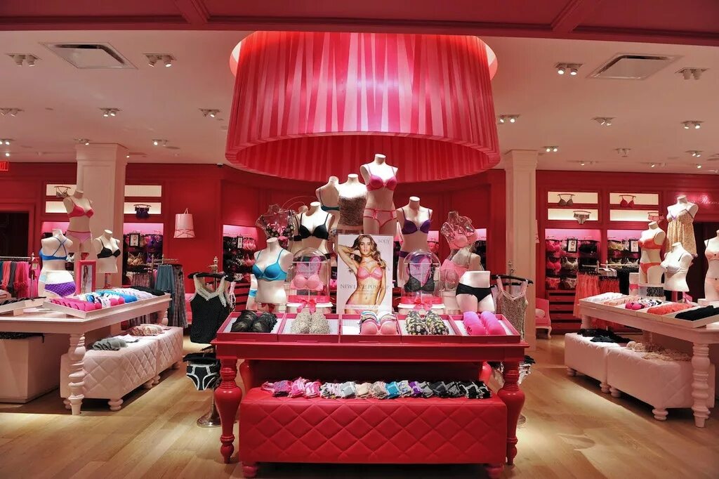 Best store us. Victoria Secret магазин в Москве.