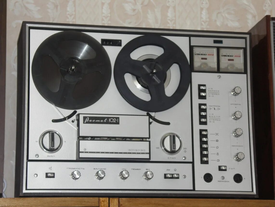 Магнитофон 2. Кассета pioneer. Sharp 2-кассетник. Магнитофон витек кассетный. Магнитофон 2.