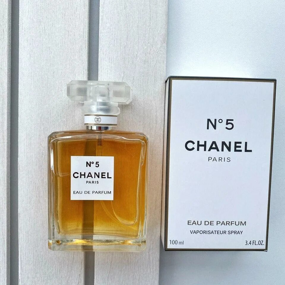 Шанель купить золотое яблоко. Шанель 5. Духи Шанель 5. Chanel 5 духи 100 ml. Шанель 5 100 мл.