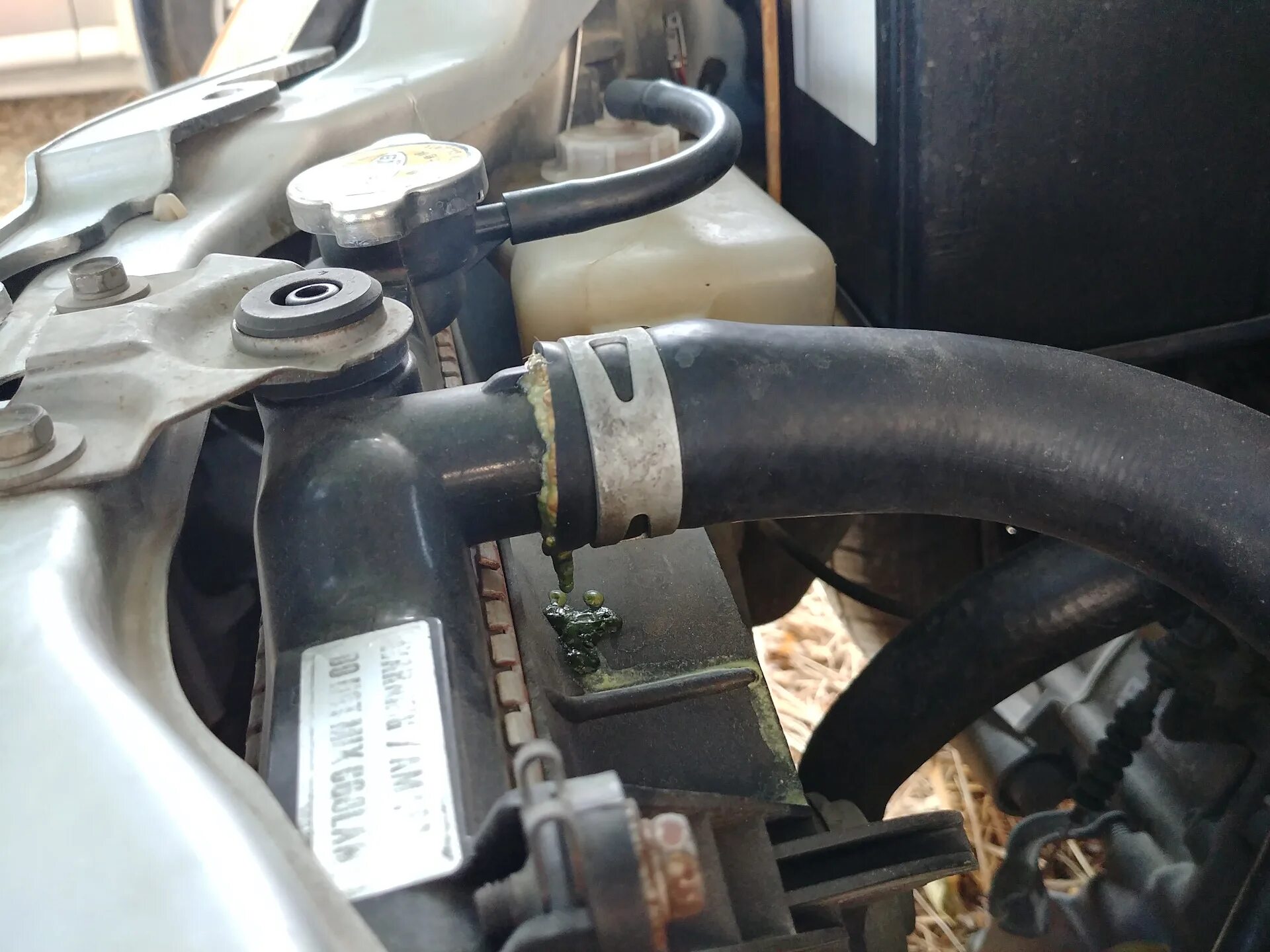 Куда зимой девается антифриз. Уходит антифриз 4vz. антифриз honda jazz. mitsubishi pajero уходит антифриз. уходит антифриз зонда джаз.