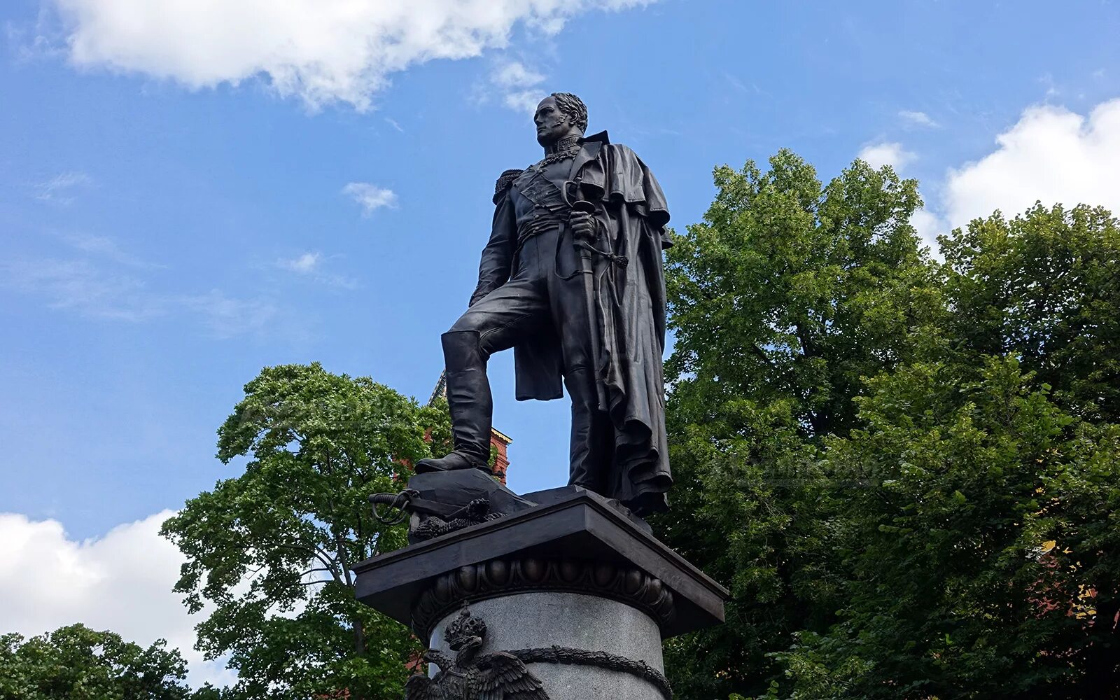 Памятник Александру 1 в Москве. Александровский сад памятник Александру 1. Памятник Гапону Александровский сад. Памятник александру первому